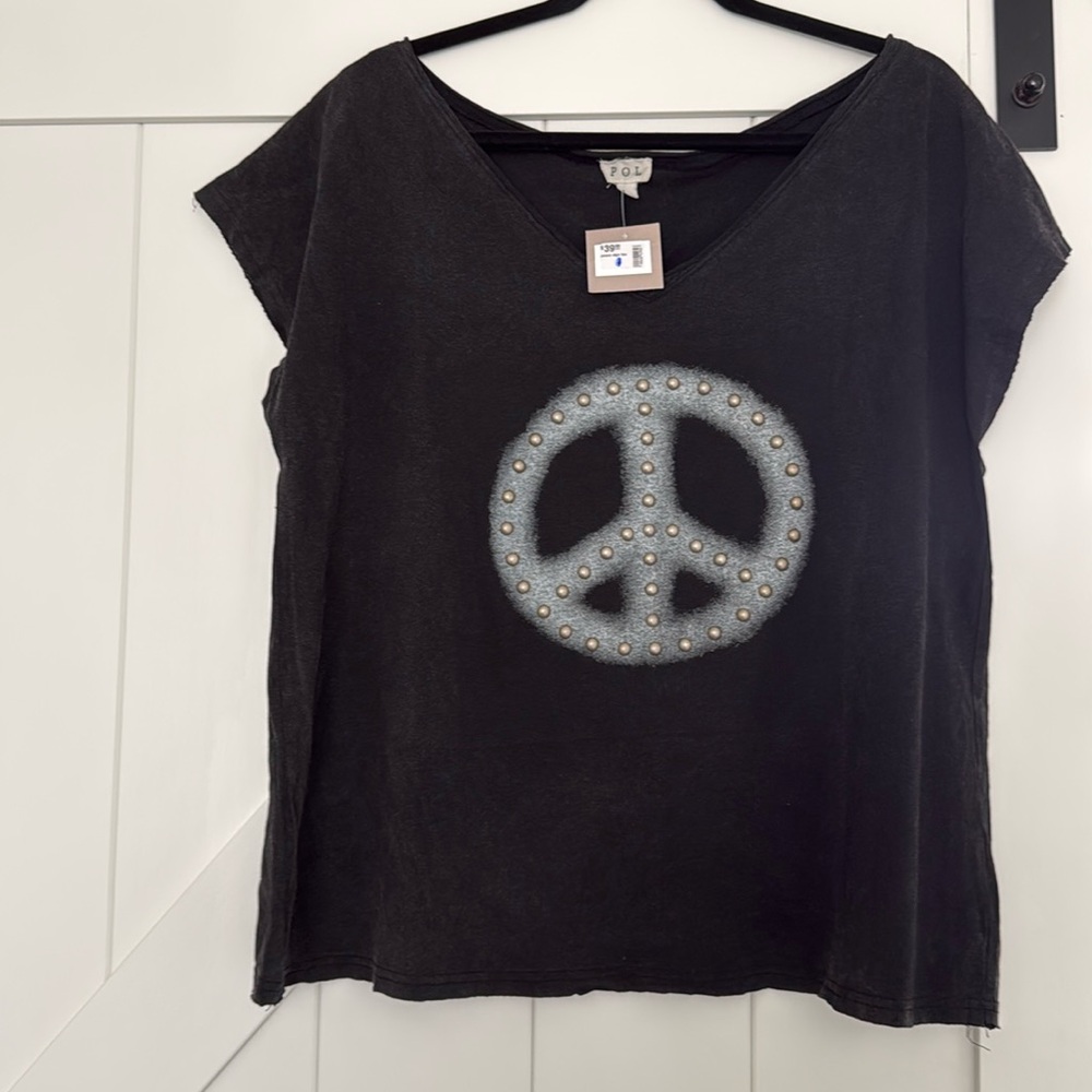 Slightly oversized Peace sign crop Tee